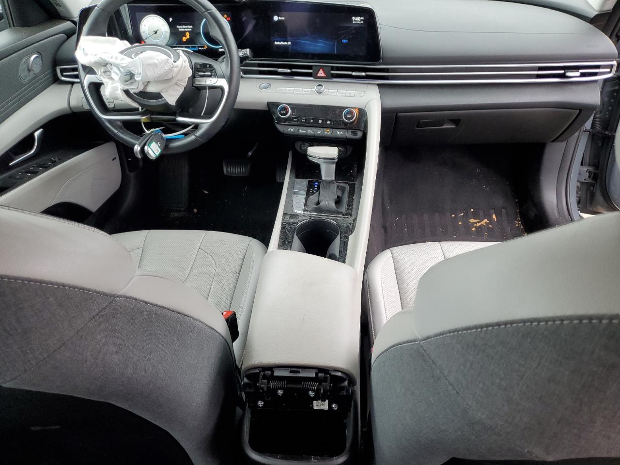 HYUNDAI ELANTRA LIMITED