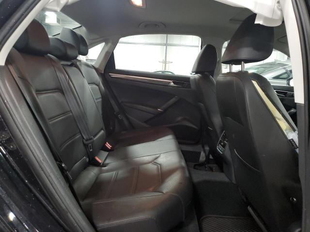 2017 VOLKSWAGEN PASSAT SE - 1VWGT7A33HC068906