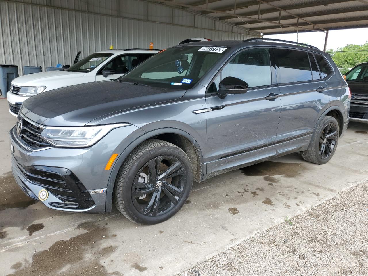 VOLKSWAGEN TIGUAN SE R-LINE BLACK
