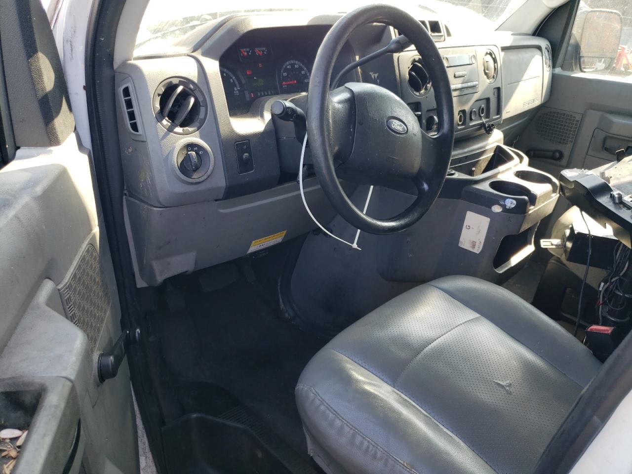 FORD ECONOLINE E250 VAN