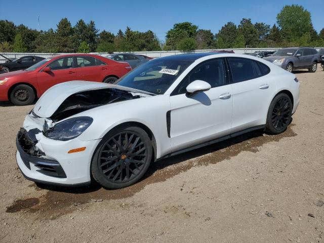 PORSCHE PANAMERA 4