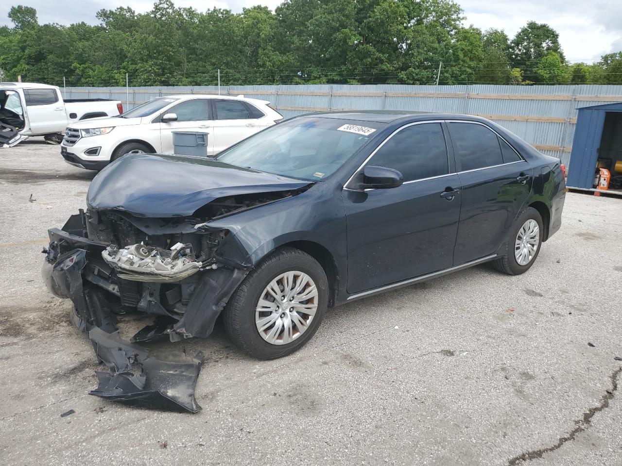 TOYOTA CAMRY BASE