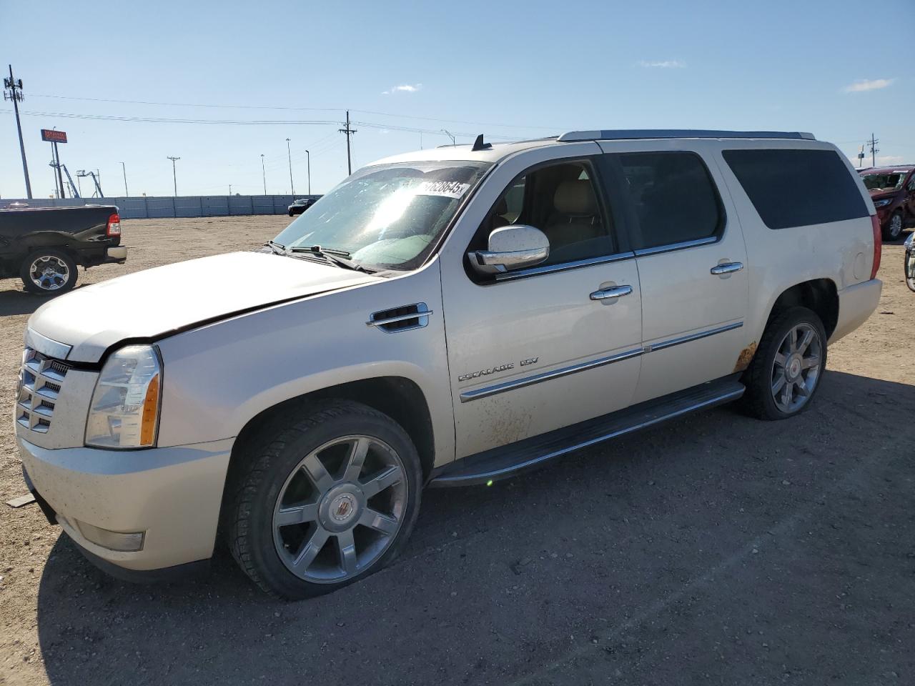 CADILLAC ESCALADE ESV LUXURY