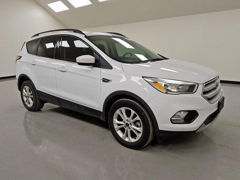 Vin: 1fmcu9gd5jua97037, lot: 57579255, ford escape se 20184