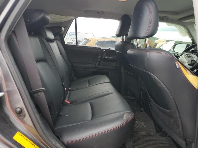 2018 TOYOTA 4RUNNER SR - JTEBU5JRXJ5484010