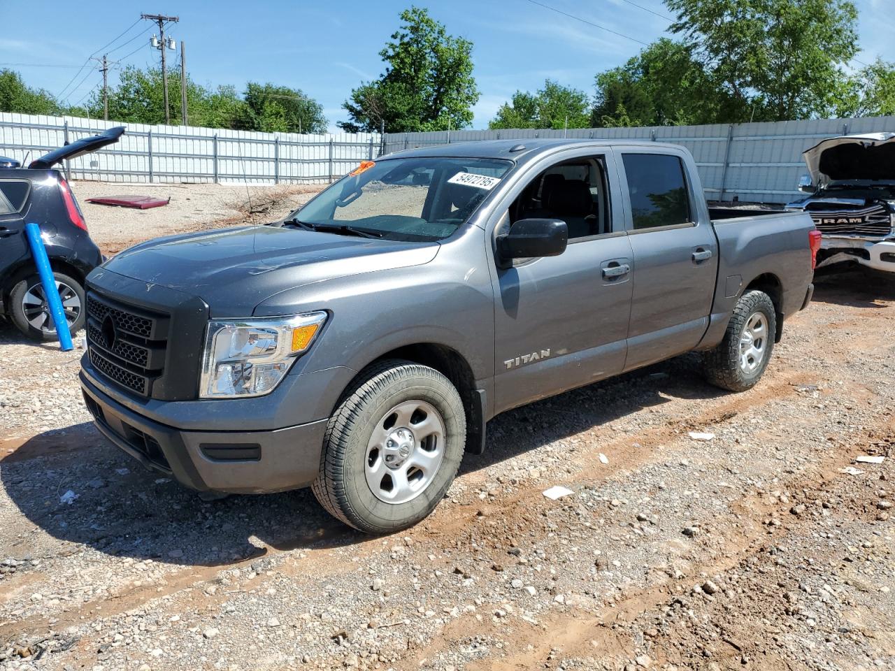NISSAN TITAN S
