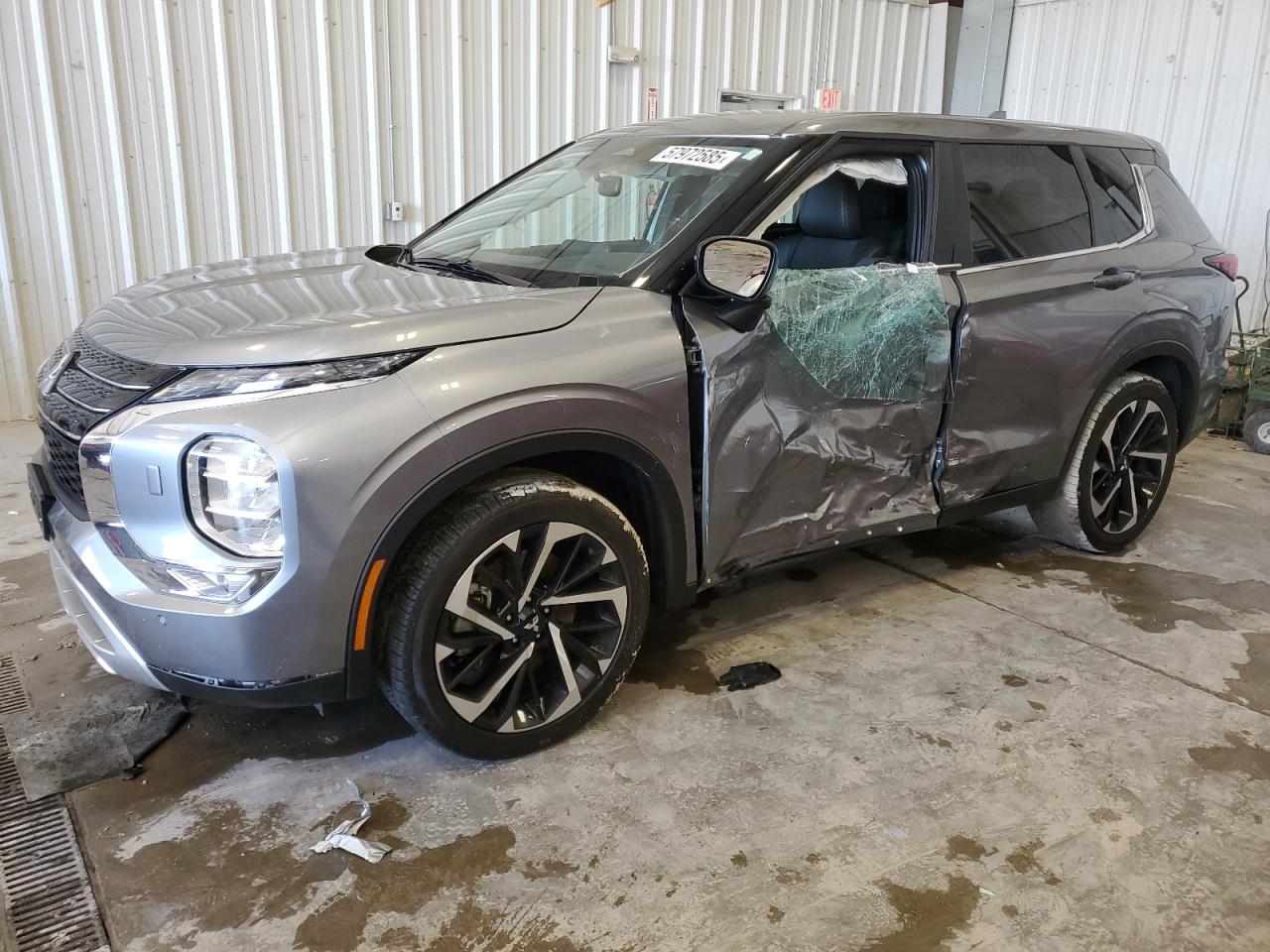 MITSUBISHI OUTLANDER SE