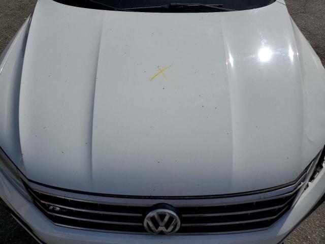 2017 VOLKSWAGEN PASSAT R-L - 1VWDT7A33HC005677
