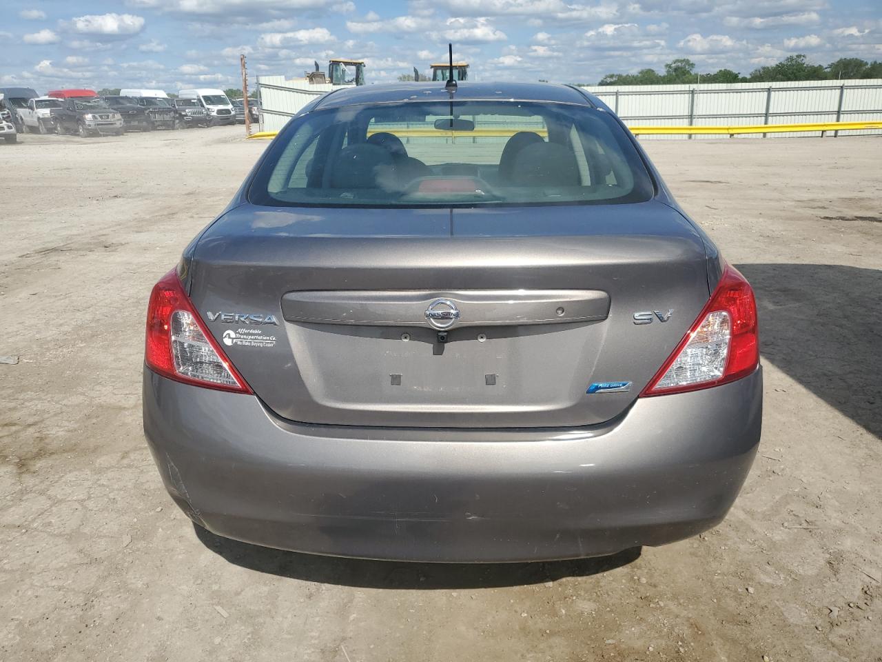 NISSAN VERSA S
