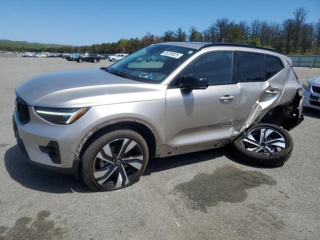 VOLVO XC40 PLUS