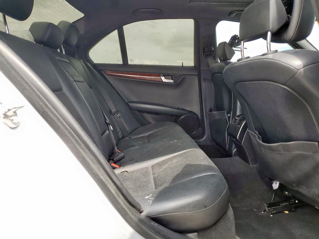 MERCEDES-BENZ C-CLASS 300