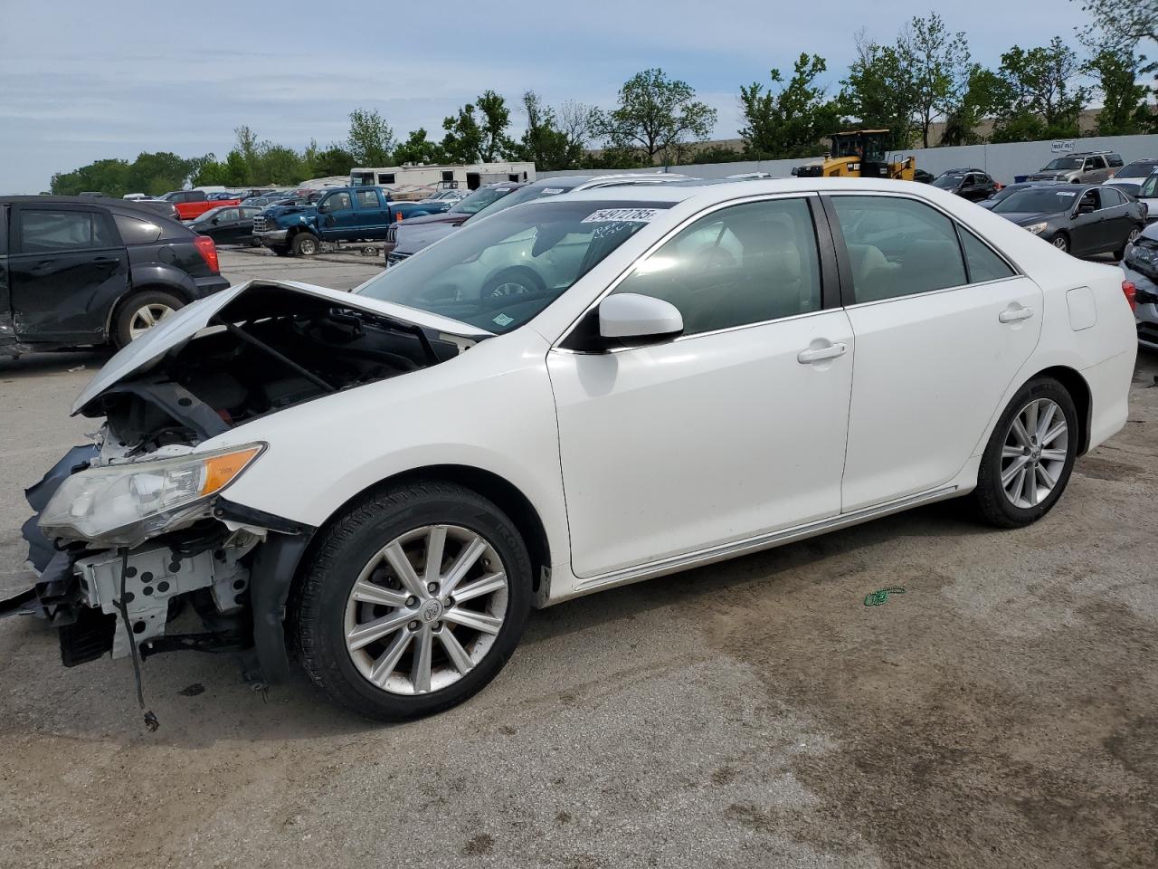 TOYOTA CAMRY BASE