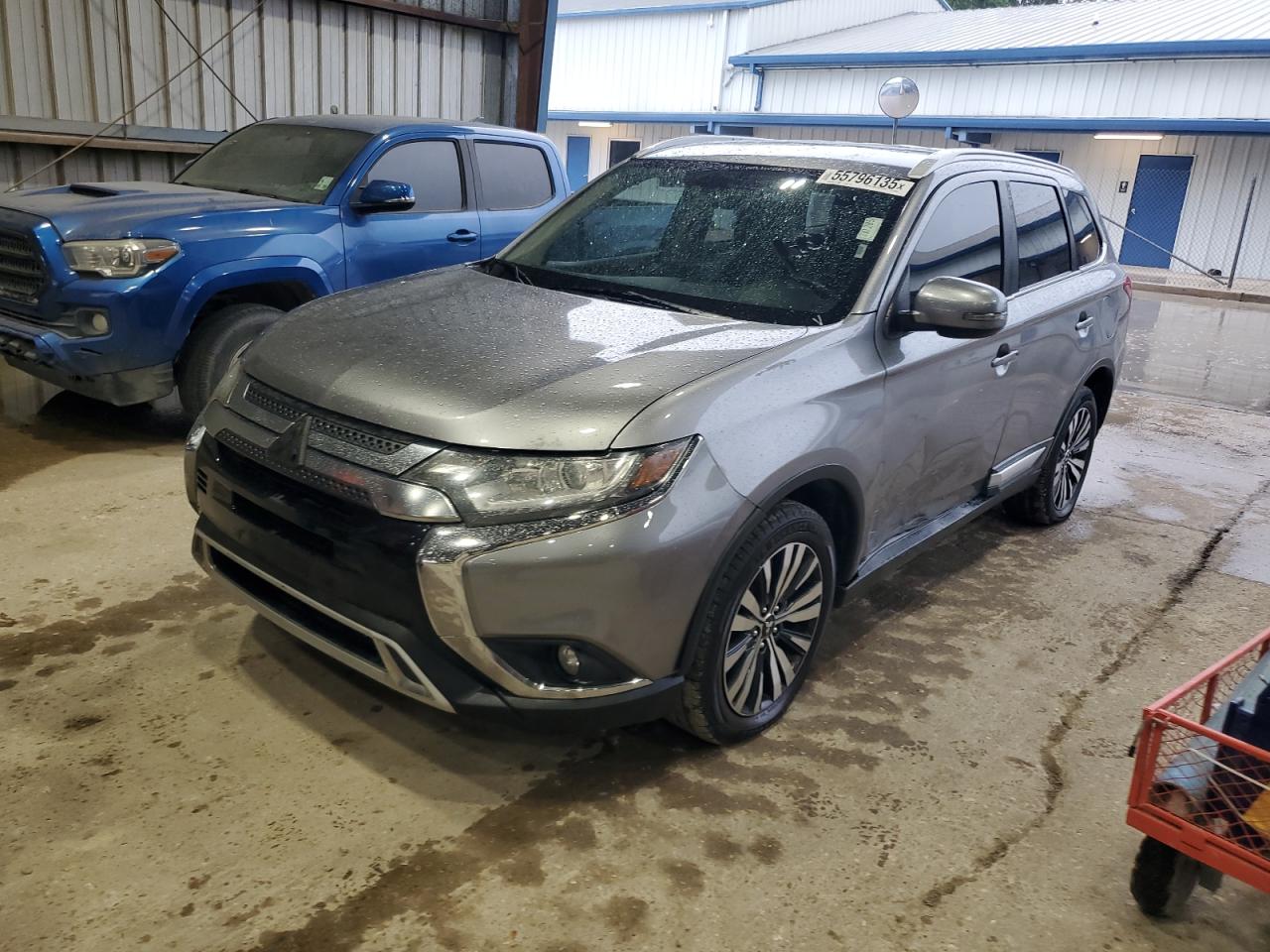 MITSUBISHI OUTLANDER SE