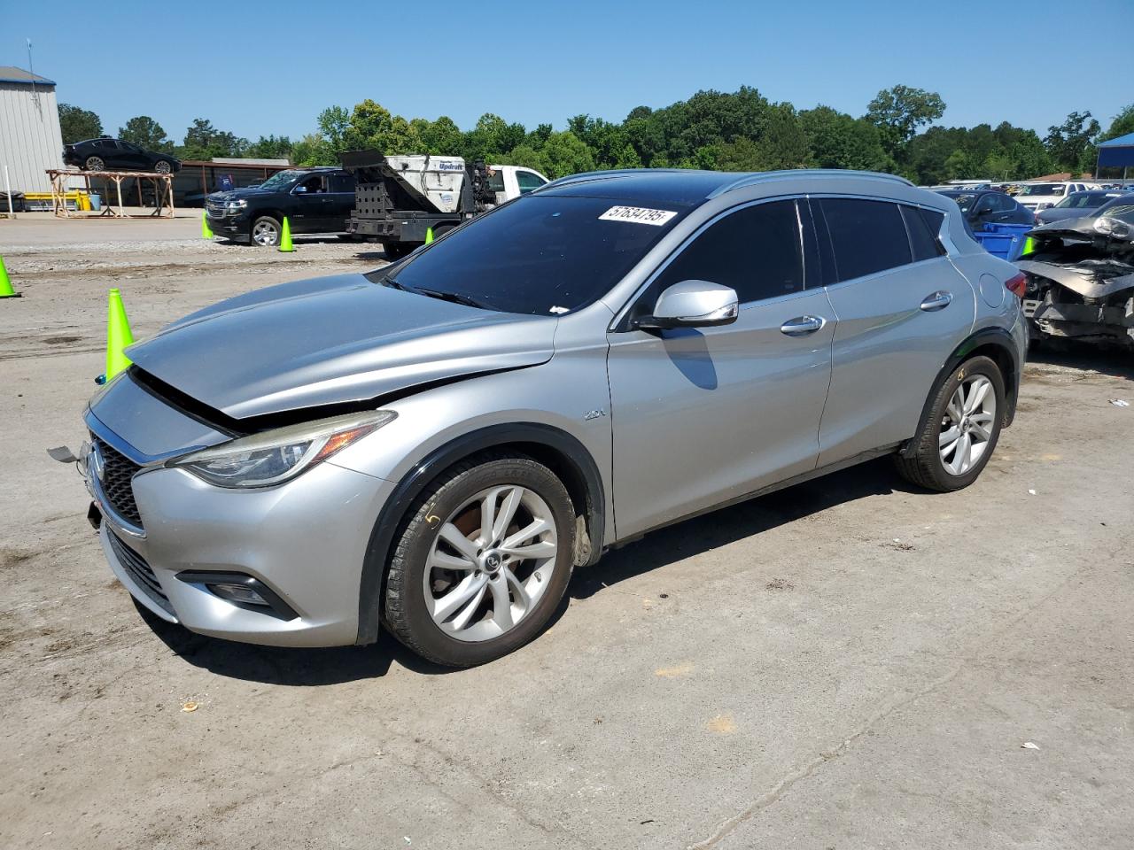 INFINITI QX30 BASE
