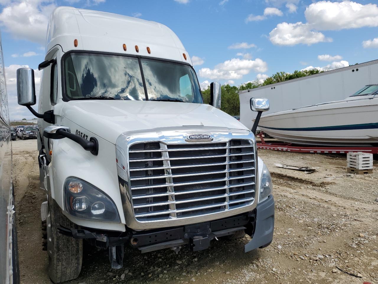 Lot #3198883092 2019 FREIGHTLINER CASCADIA 1