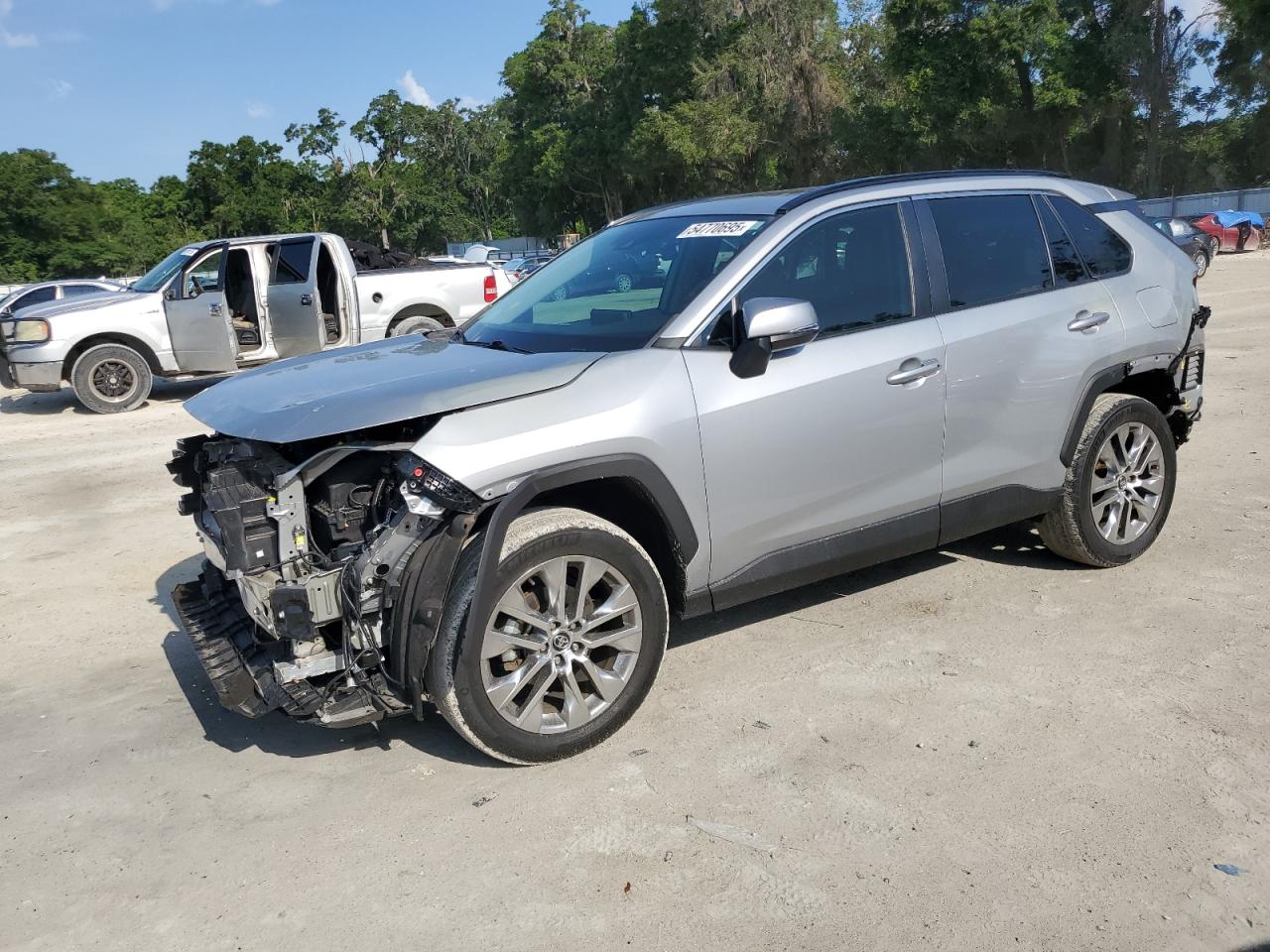 TOYOTA RAV4 XLE PREMIUM