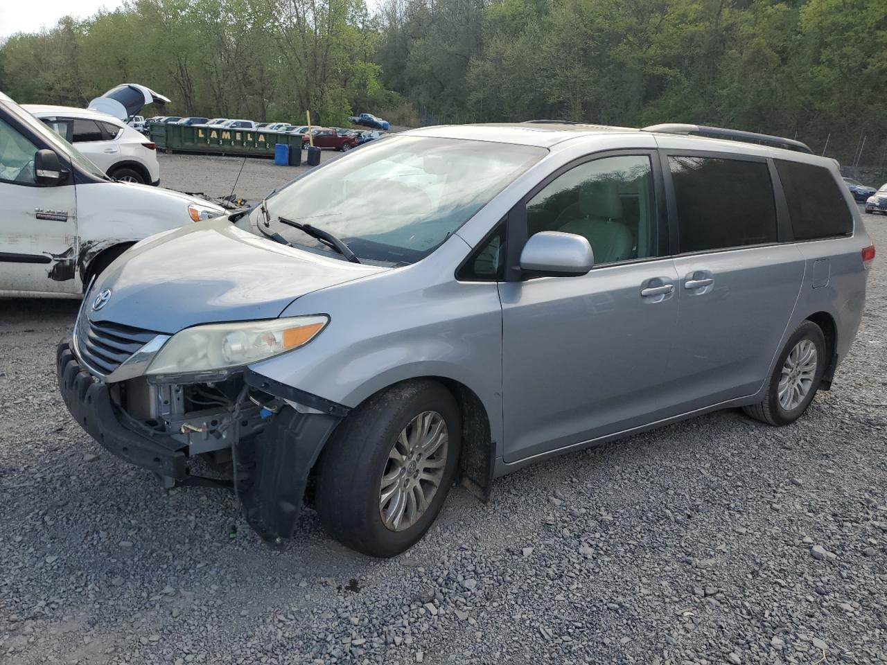 TOYOTA SIENNA XLE