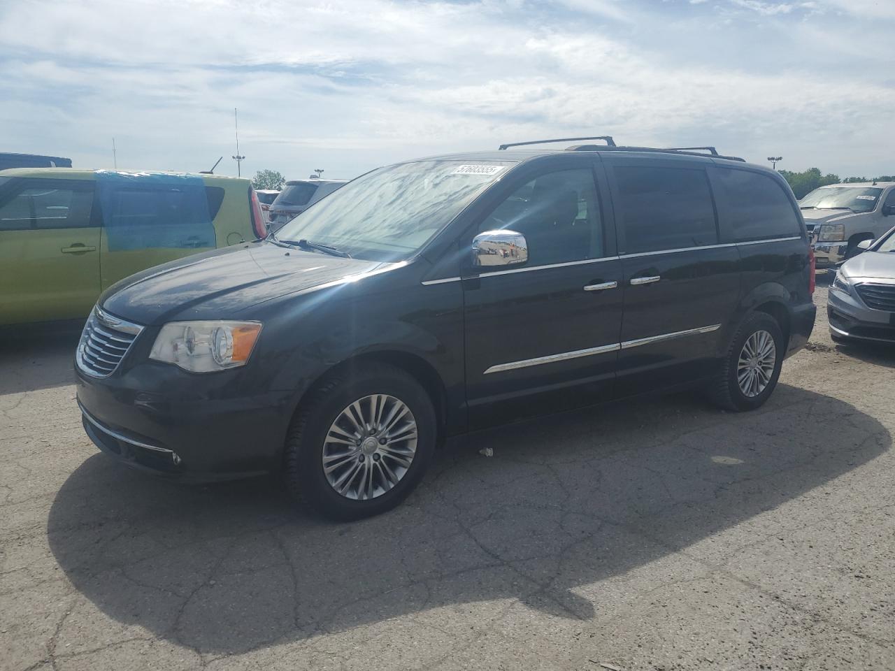 CHRYSLER TOWN & COUNTRY TOURING L