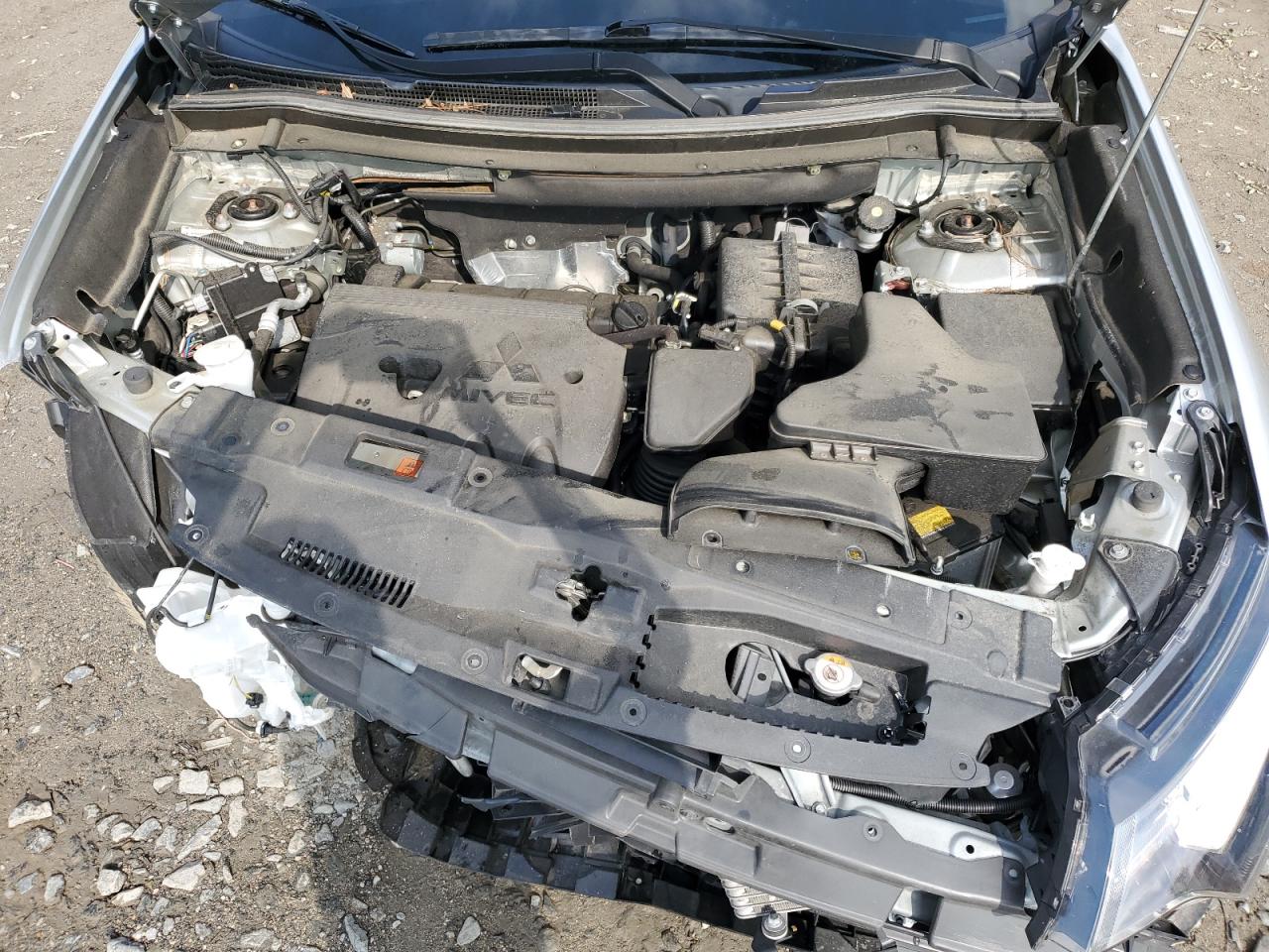 MITSUBISHI OUTLANDER ES