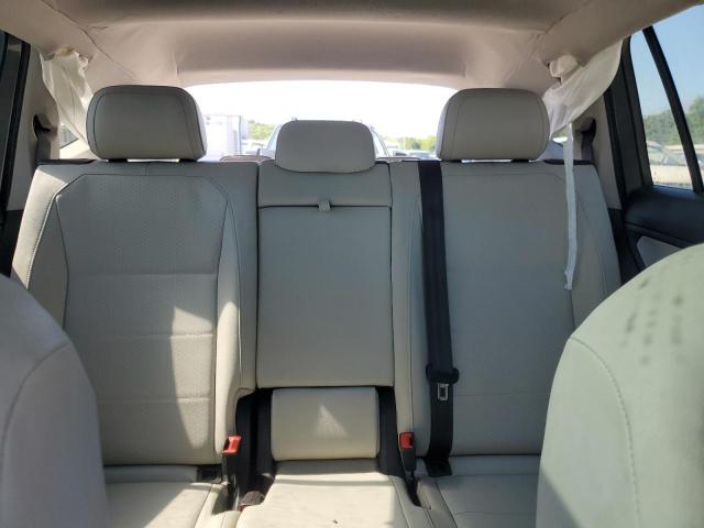 2018 VOLKSWAGEN TIGUAN SE 3VV3B7AX8JM040113