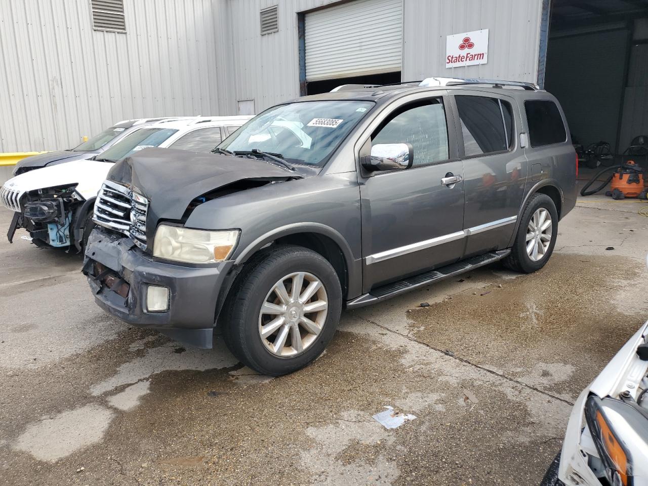 INFINITI QX56