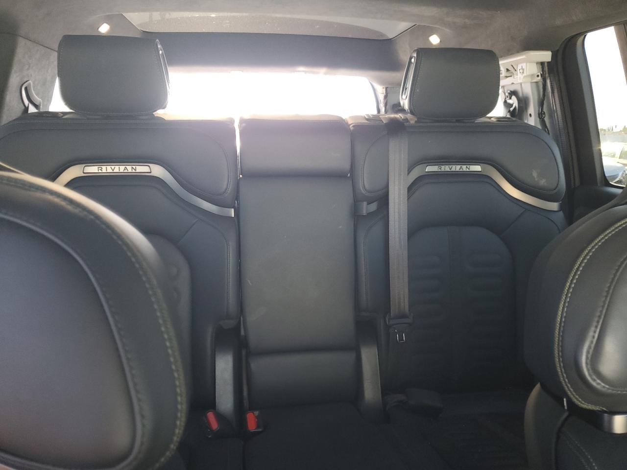 RIVIAN R1S ADVENTURE