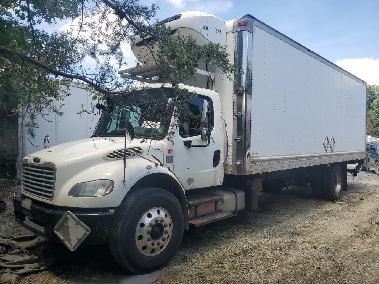  Salvage Freightliner M2 106 Med