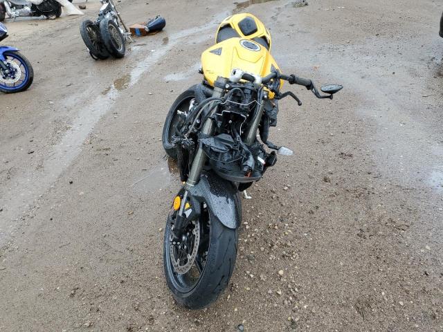 2025 TRIUMPH MOTORCYCLE STREET TRI SMTA614K8STBZ3802