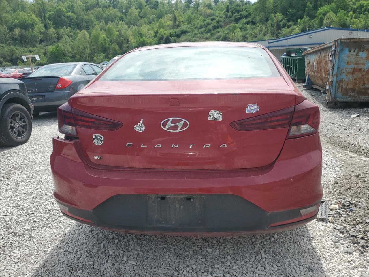 HYUNDAI ELANTRA SE