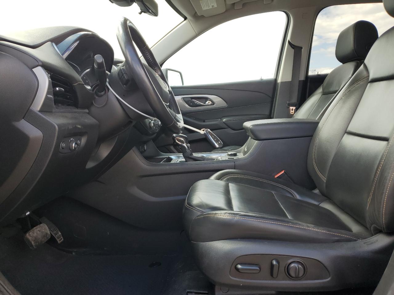 CHEVROLET TRAVERSE LT