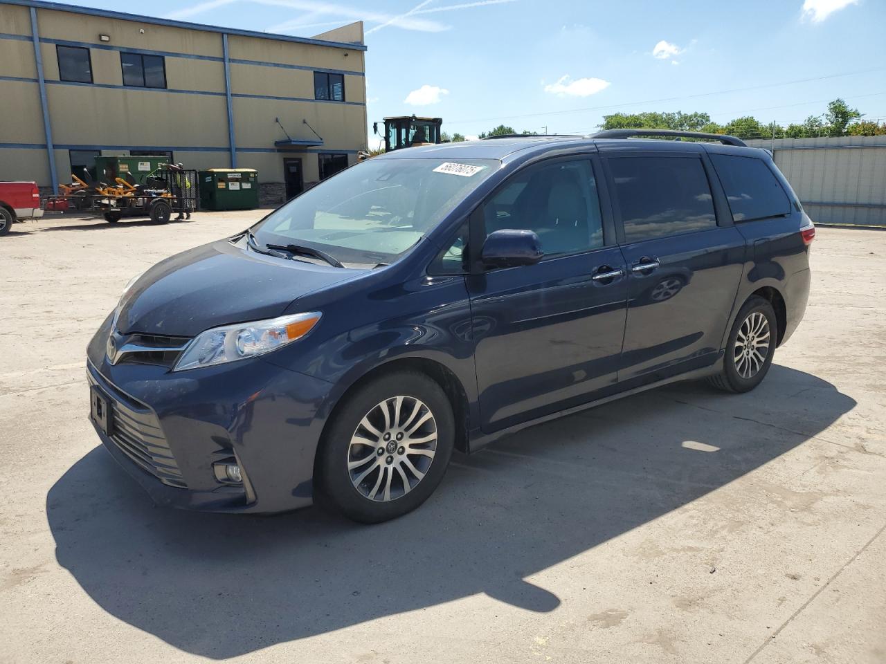 TOYOTA SIENNA XLE