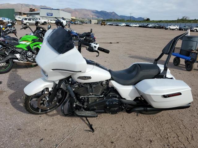 HARLEY-DAVIDSON FLHX 2024 white  gas 1HD1KB713RB608877 photo #4