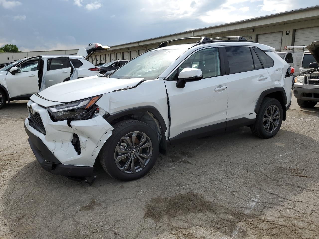 TOYOTA RAV4 XLE PREMIUM