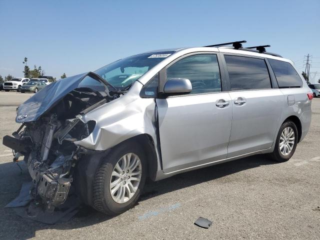 TOYOTA SIENNA XLE