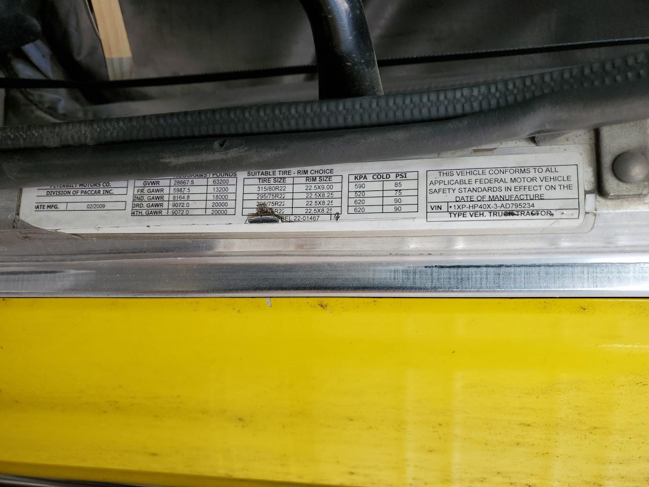 Lot #3213995235 2010 PETERBILT 386