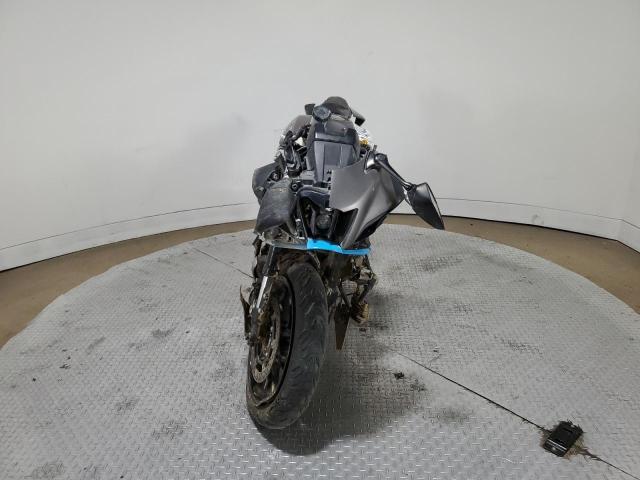 YAMAHA YZFR7 2024 JYARM38E2RA010366 photo #3