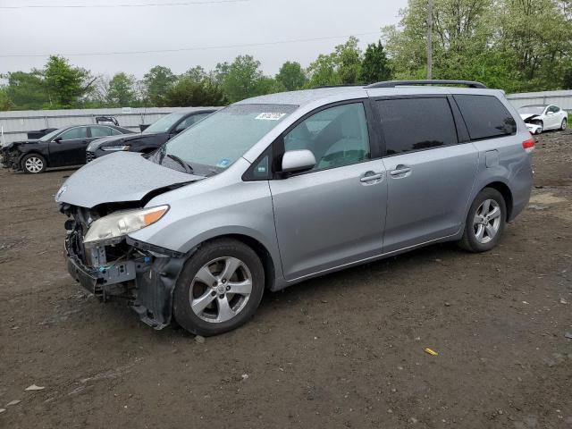 TOYOTA SIENNA LE