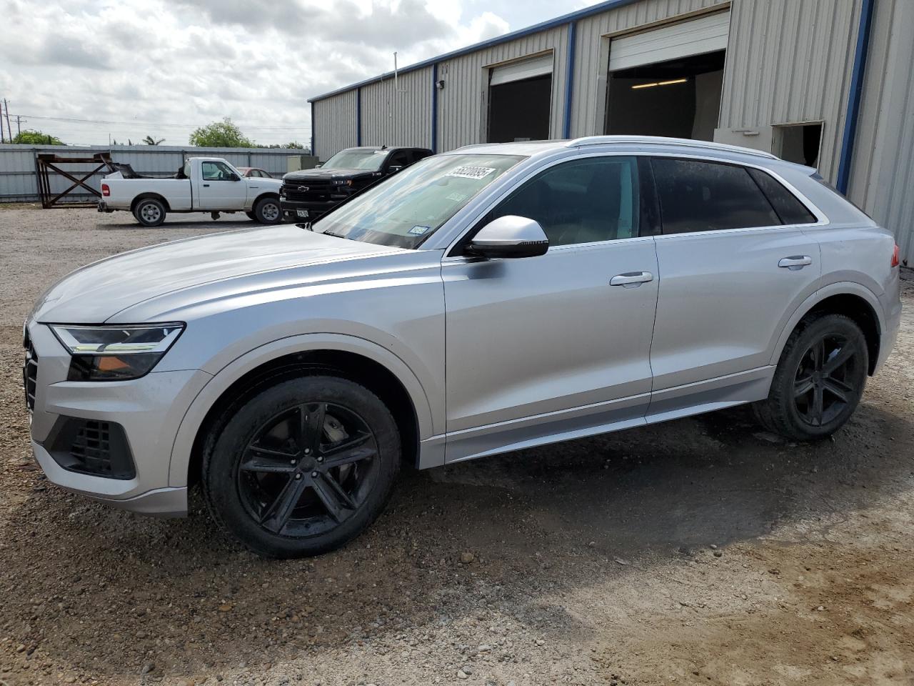 AUDI Q8 2021