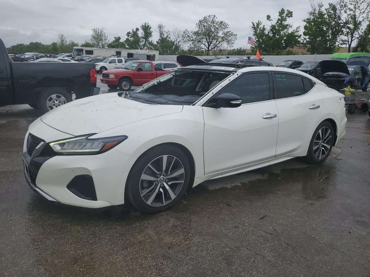 NISSAN MAXIMA S
