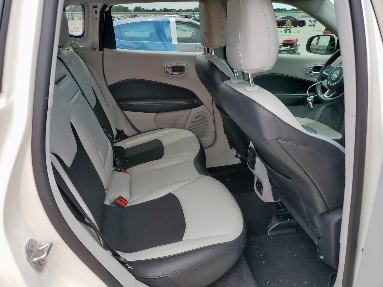 JEEP COMPASS LATITUDE