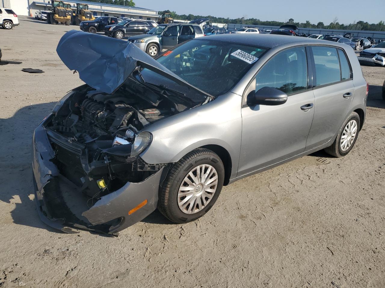 VOLKSWAGEN GOLF