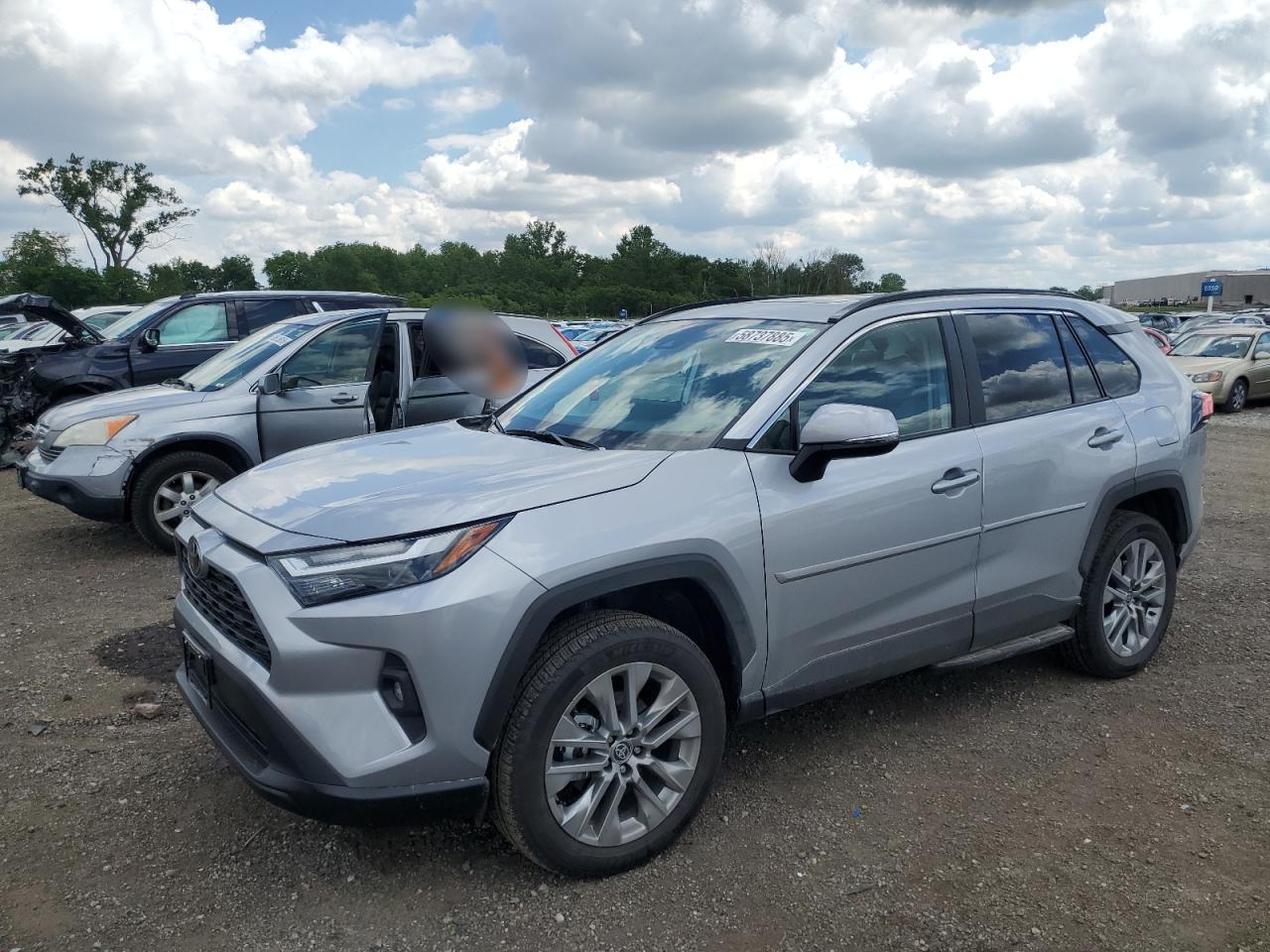 TOYOTA RAV4 XLE PREMIUM