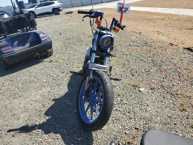 HARLEY-DAVIDSON XL883 IRON 2017 black  gas 1HD4LE216HC403128 photo #3