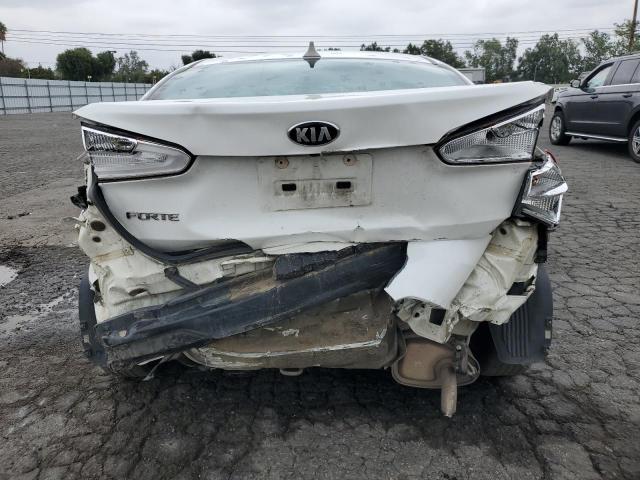 2016 KIA FORTE LX - KNAFX4A6XG5523830