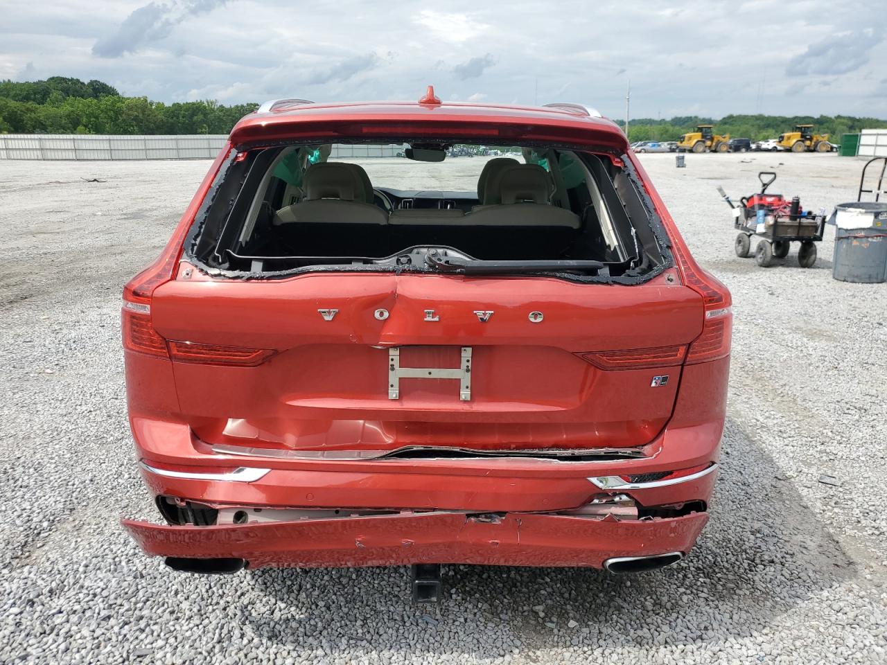 VOLVO XC60 T5 INSCRIPTION