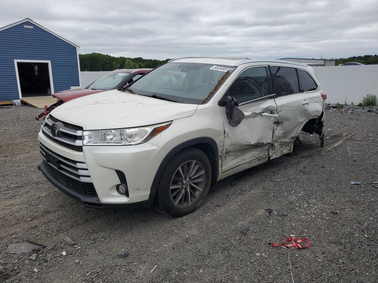 TOYOTA HIGHLANDER SE