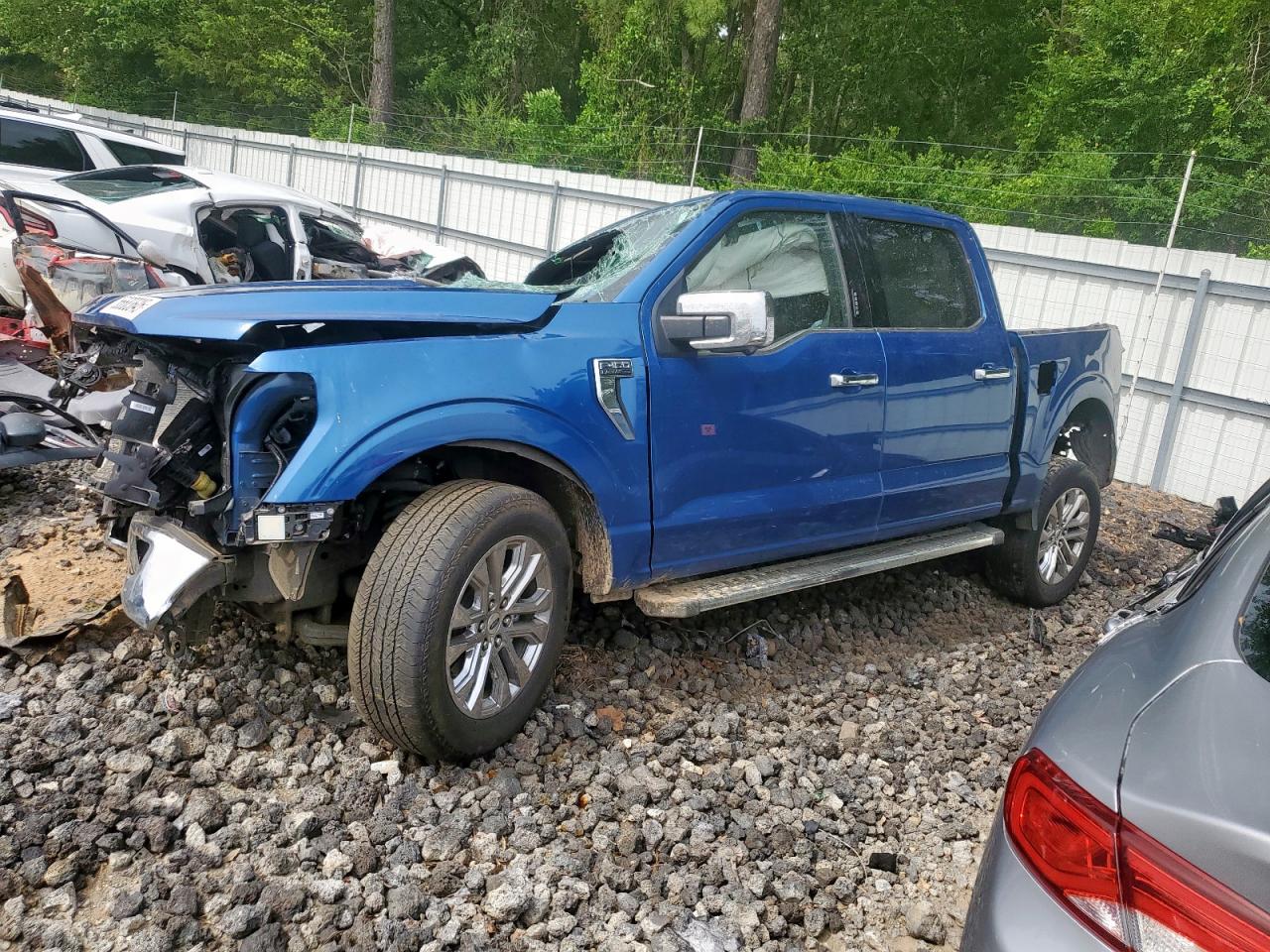 FORD F-150 LARIAT