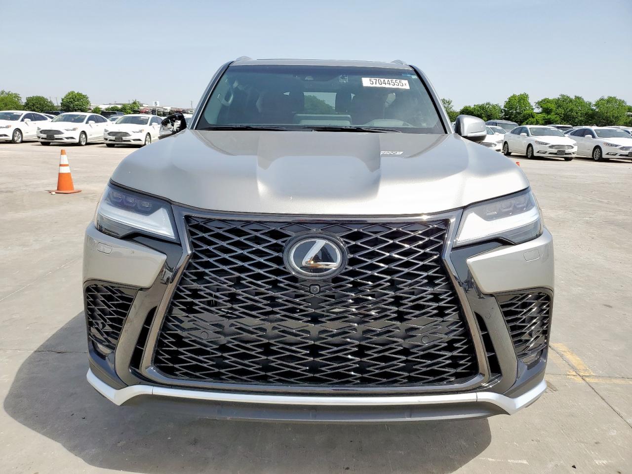 LEXUS LX 600 BASE