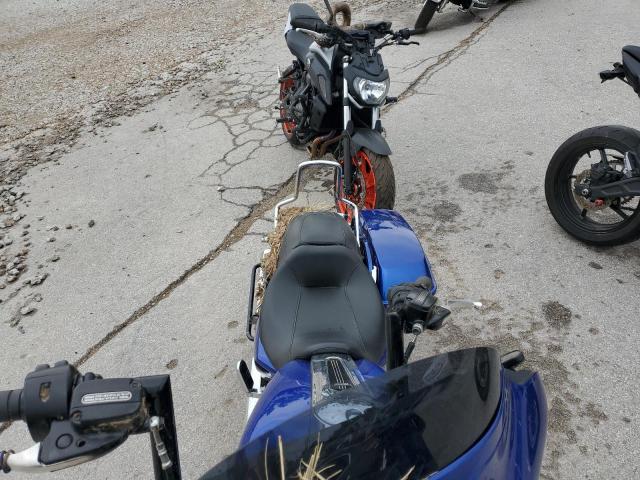2019 HARLEY-DAVIDSON FLHX 1HD1KBC12KB627156