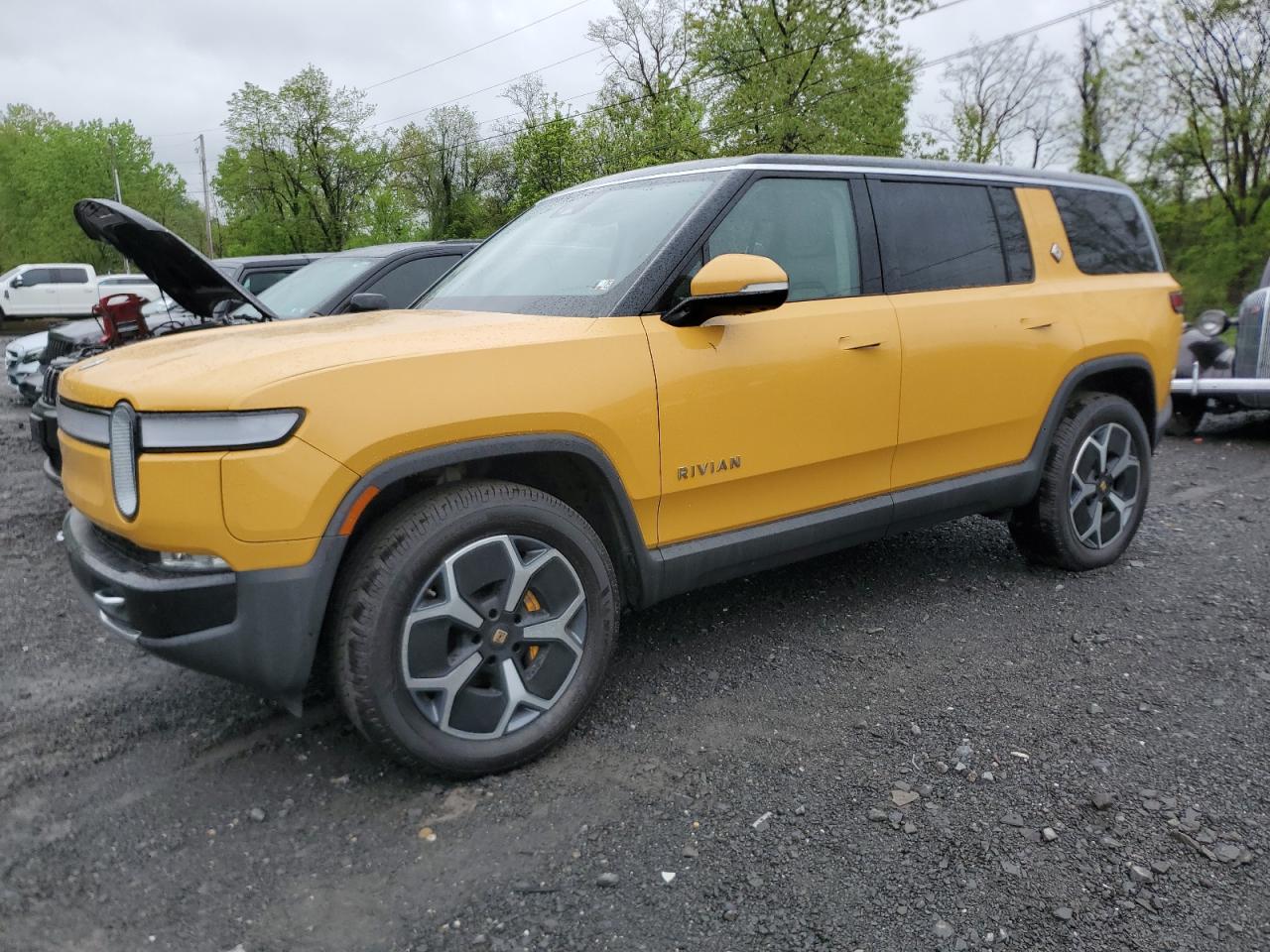 RIVIAN R1S ADVENTURE